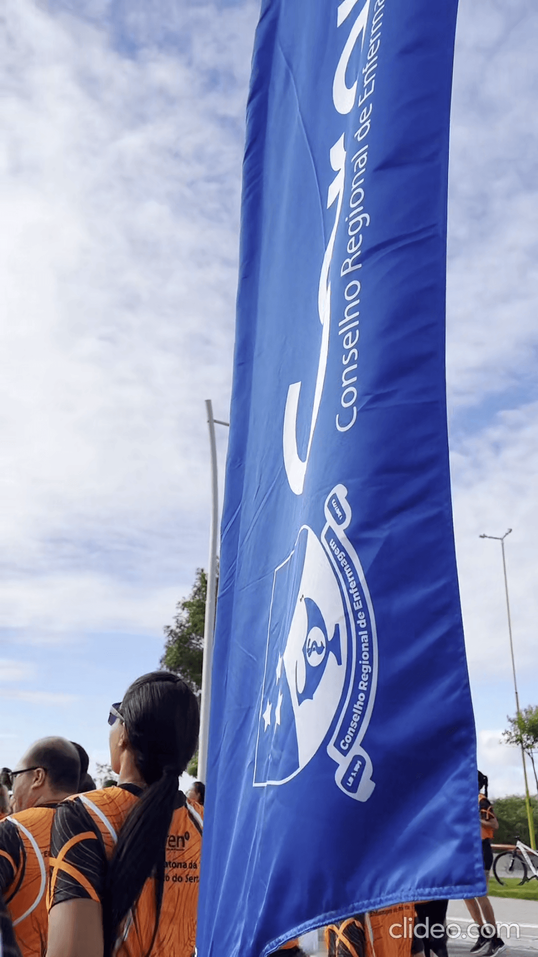 Capa do vídeo da equipe da Humana´s realizando cobertura em evento esportivo