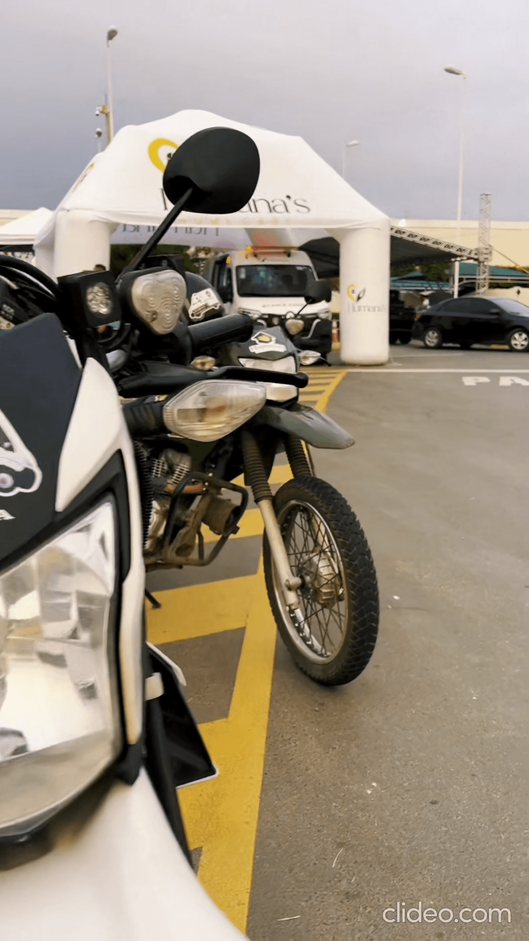 Capa do vídeo da equipe da Humana´s realizando cobertura em evento esportivo